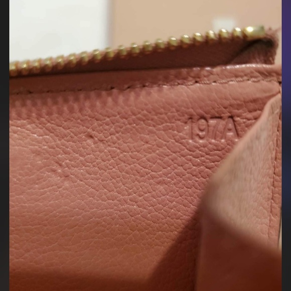 MIU MIU - Pink leather coin purse/wallet. AUTHENTIC and in BEAUTIFUL CONDITION! - Picture 16 of 16